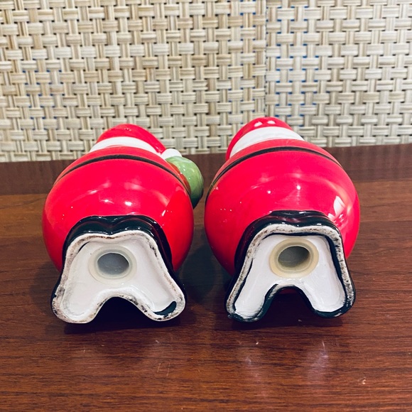 🎄🌟HP🌟VTG Set Ceramic Jolly Santa Salt & Pepper Shakers - Picture 7 of 8